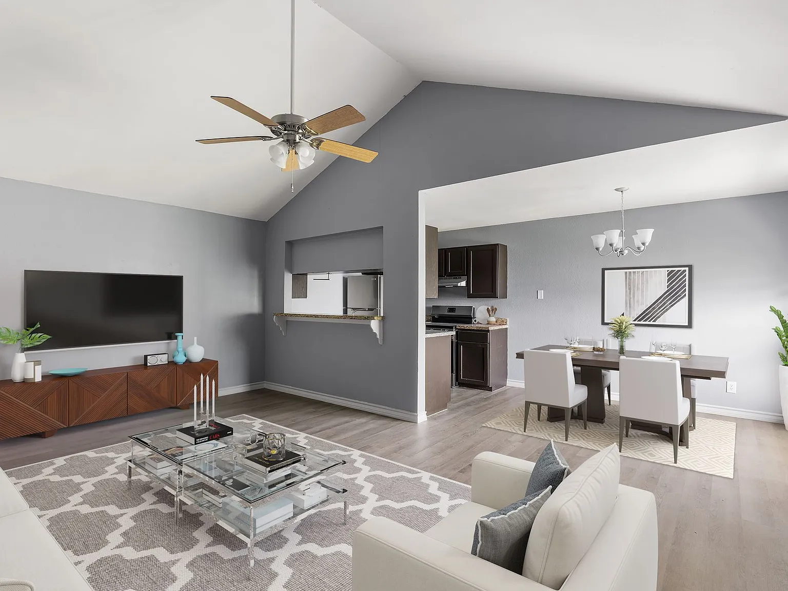 Beverly Condominiums — Photo 3