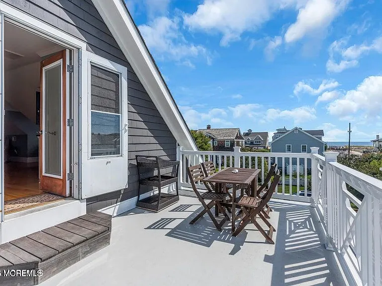 101 Neptune Pl — Photo 43