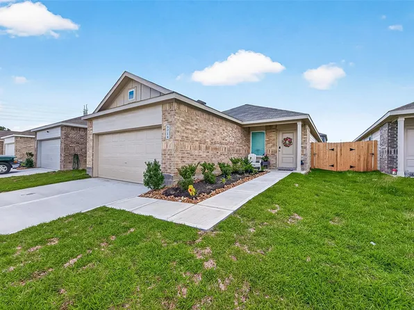 6014 Sherman Lakes Dr, Humble, TX 77338