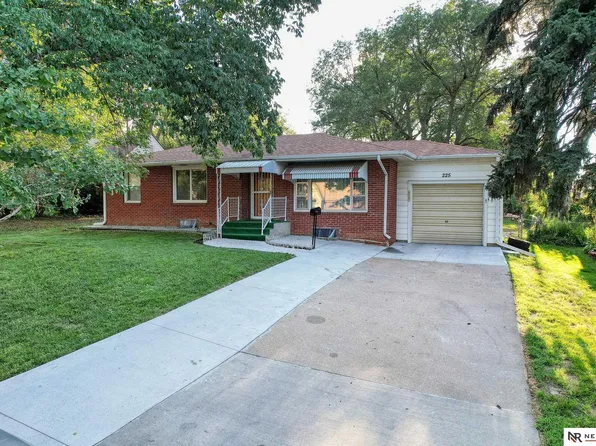 225 S Cotner Blvd, Lincoln, NE 68510