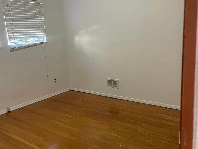 438 Liberty Ave — Photo 3
