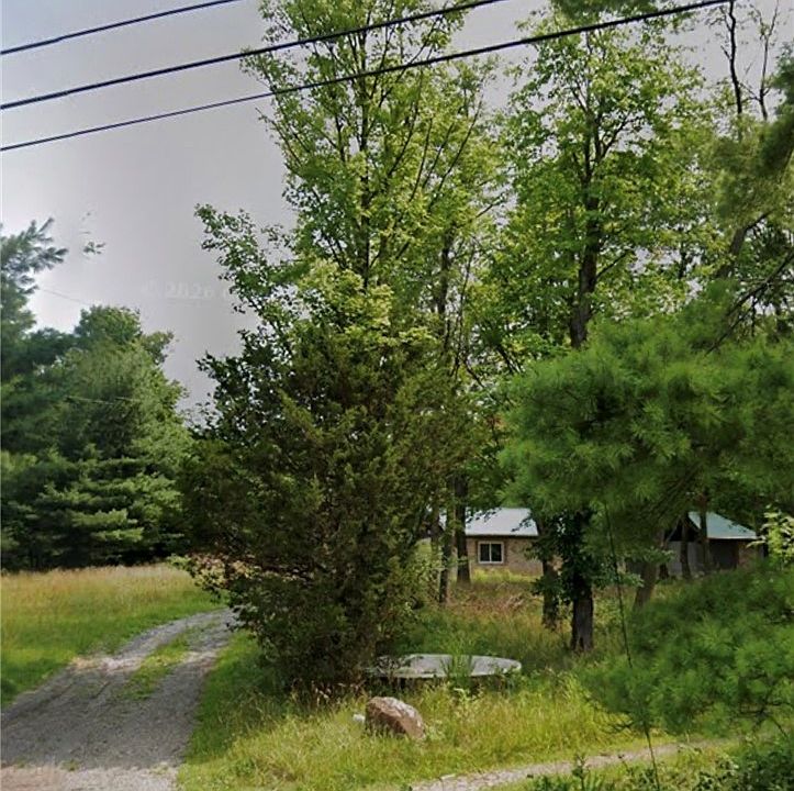 1st image of 776 Lexington Ontario Rd