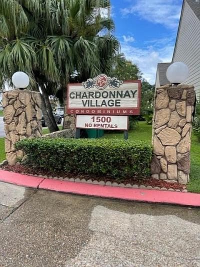 1st image of 1500 W Esplanade Ave APT 33C