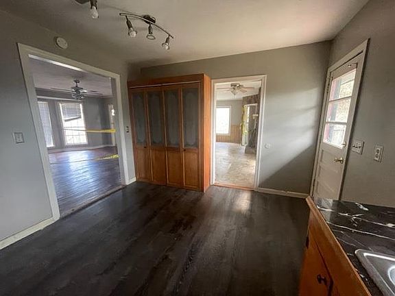 5th image of 310 John Allen St