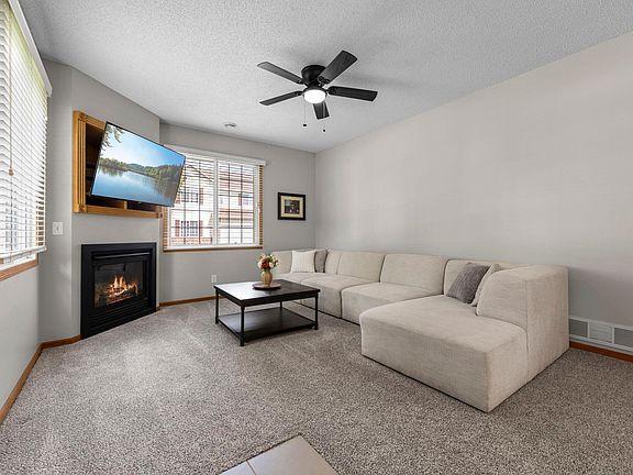 3rd image of 274 Tamarack Trl #805