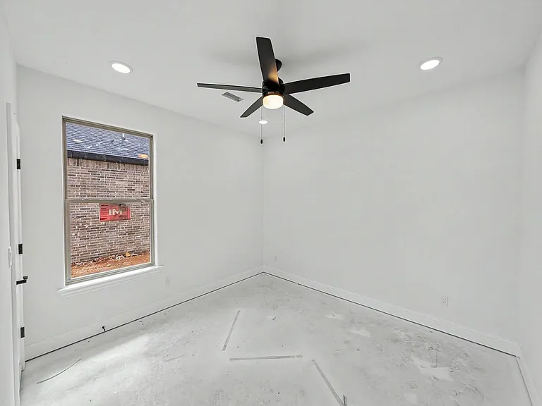 7767 Scenic Valley Ave — Photo 19