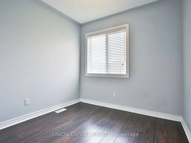 762 Caboto Trl — Photo 17
