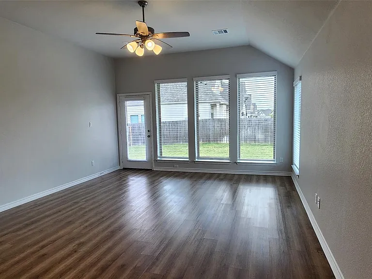 408 Los Olives Ln — Photo 13
