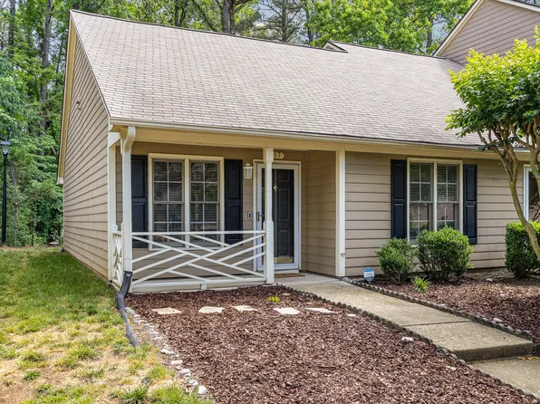 17 Crystal Oaks Ct, Durham, NC 27707