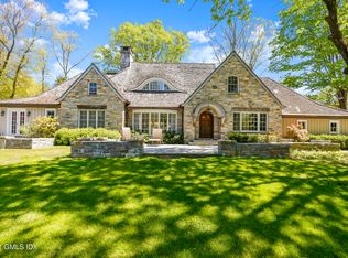 28 Wooddale Rd, Greenwich, CT 06830