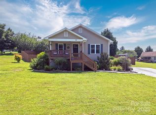 94 May Apple Dr, Hendersonville, NC 28792