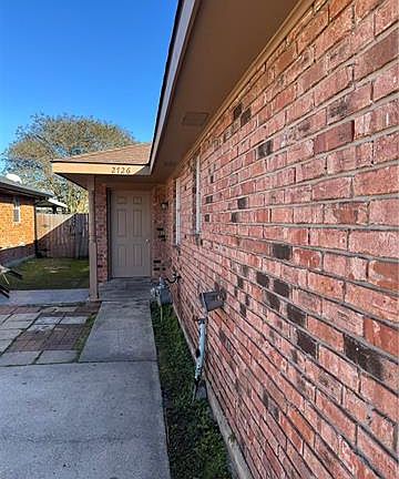 2nd image of 2726 Greenwood St