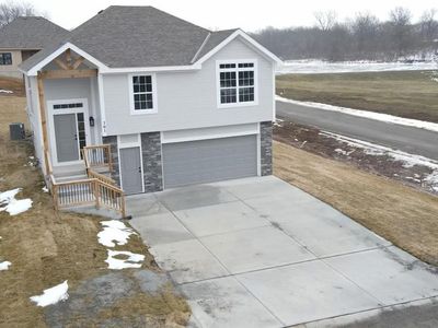 101 Troutman Cir, Dearborn, MO, 64439