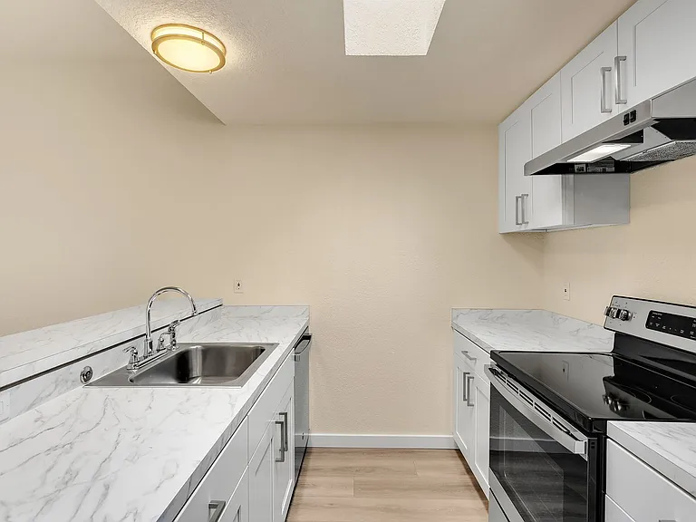 Linden Lofts — Photo 8