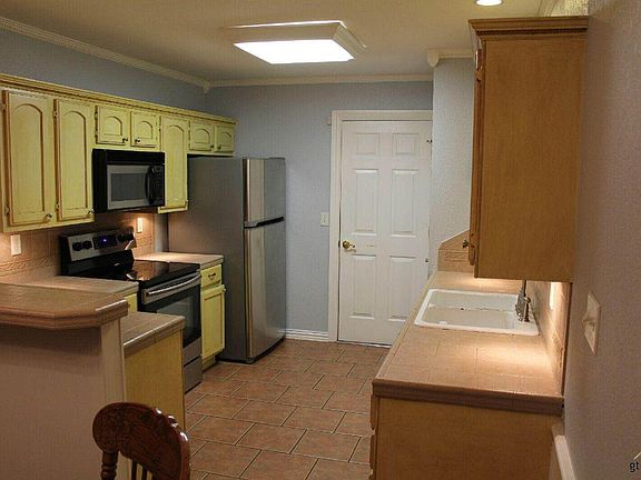 5th image of 1411 Adams St