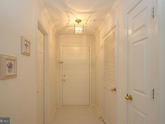 5th image of 20406 Shore Harbour Dr #4-C