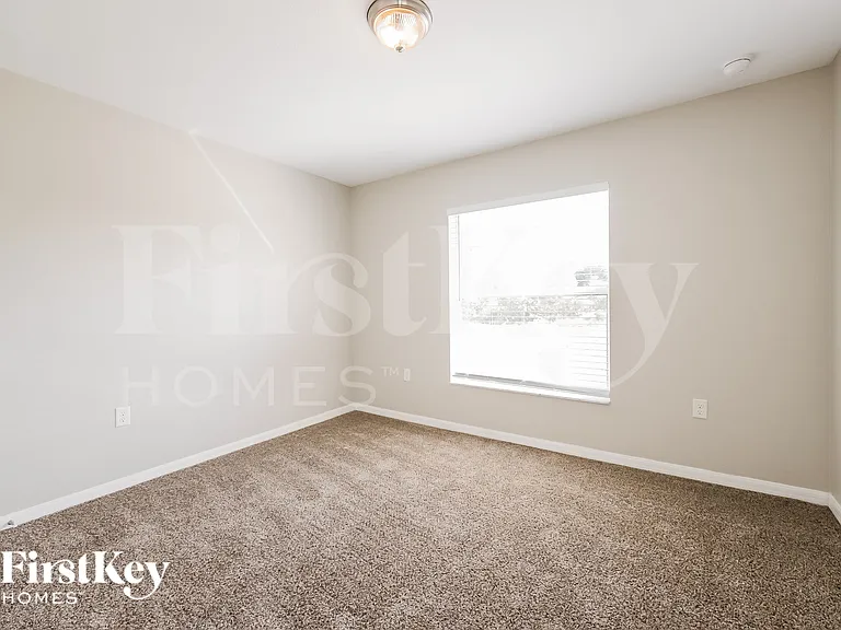 414 Willowbrook Dr — Photo 14