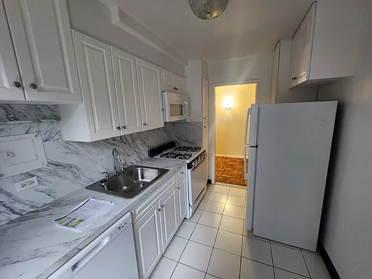 Rented by Queens Apartments Realty LLC | media 1