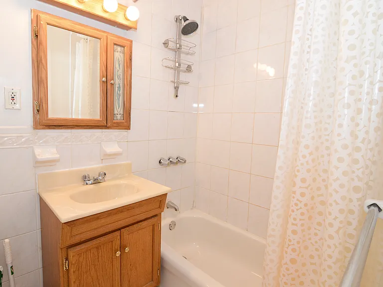 234 E 14th St #4C — Photo 7
