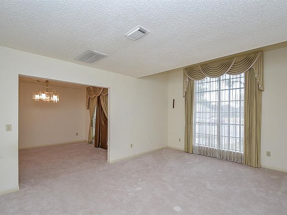 5th image of 315 E Sutton Sq