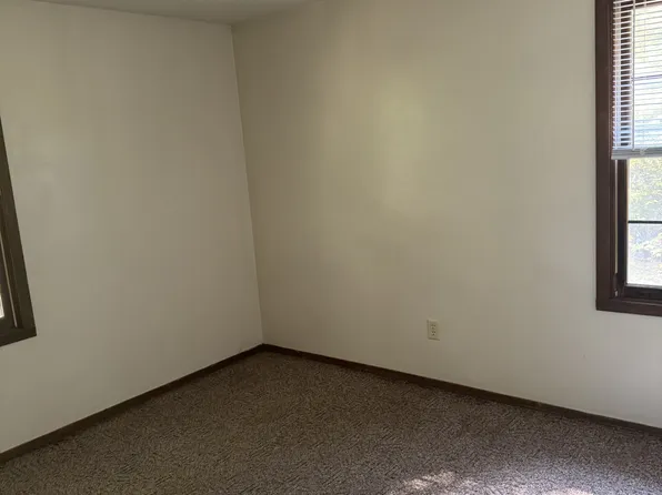 1187 S Waukechon St, Shawano, WI