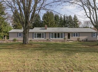 6 Brooklawn Rd, Wilbraham, MA 01095