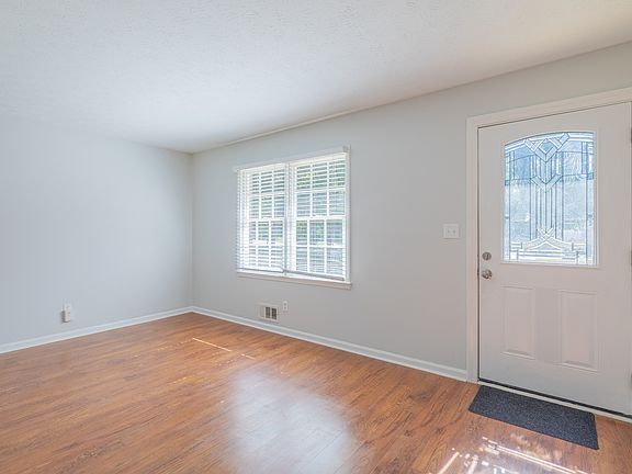 5th image of 3187 Stanford Cir