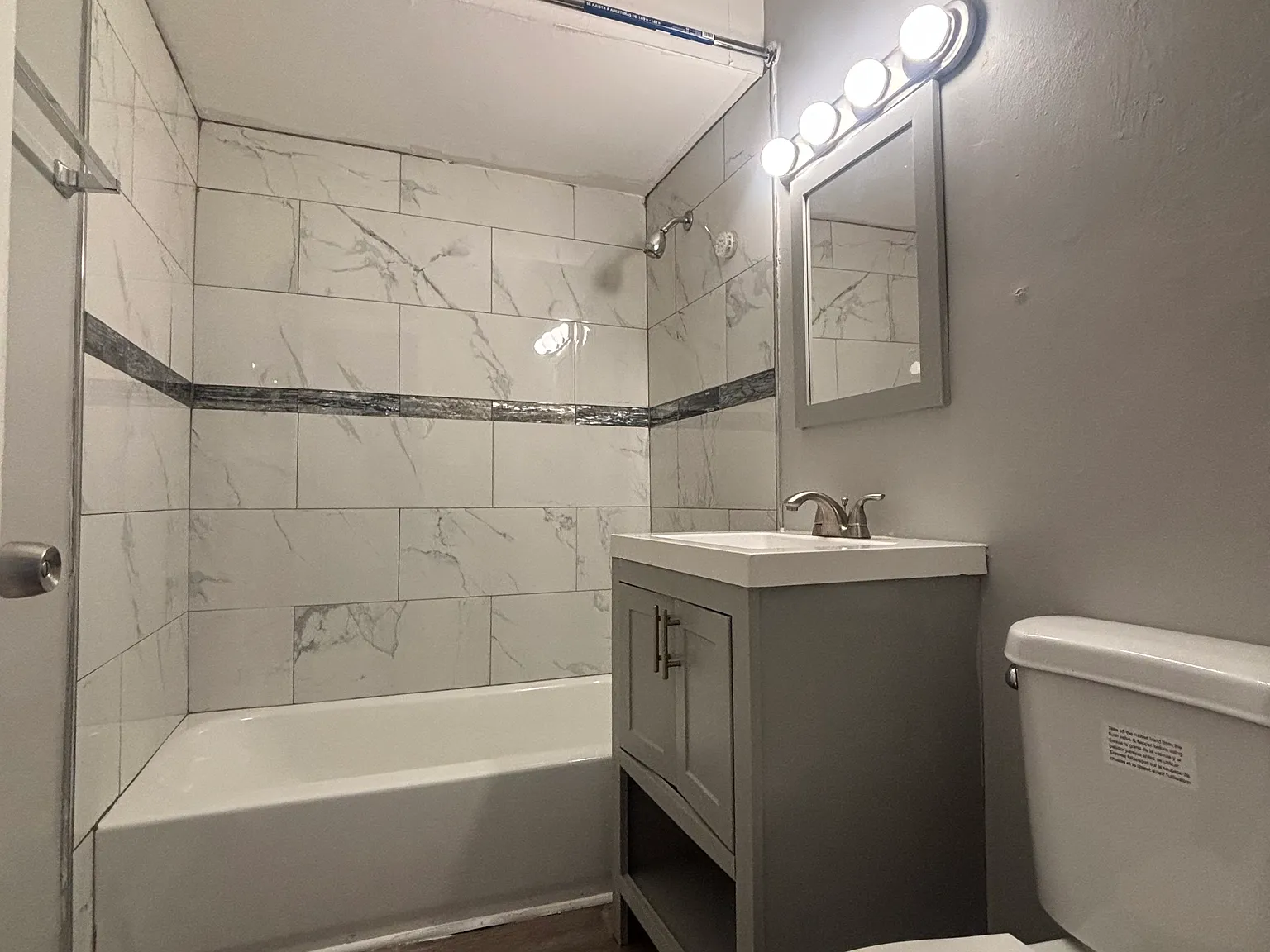 392 Hickory St — Photo 3
