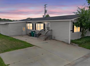 19921 Rhapsody Dr, Clinton Township, MI 48036