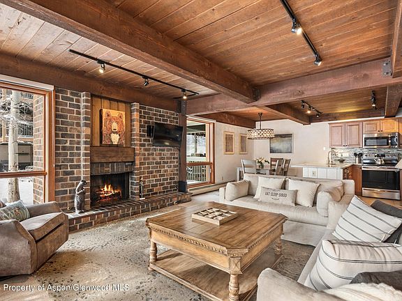 3rd image of 855 Carriage Way #309