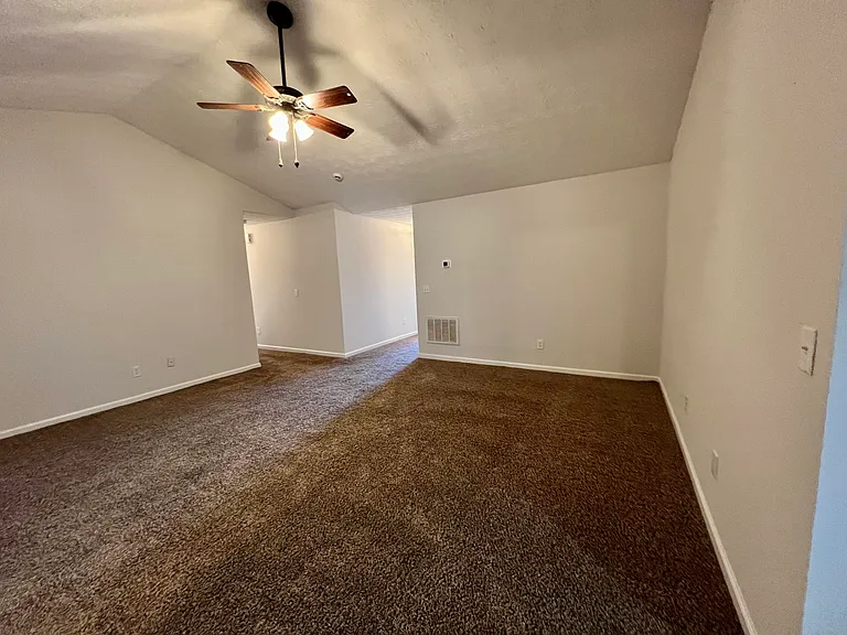 707 Porter Ln — Photo 9