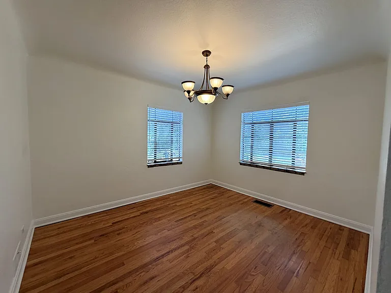 340 S Franklin St — Photo 32