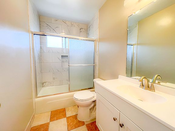 4th image of 1316 N Fairfax Ave #7