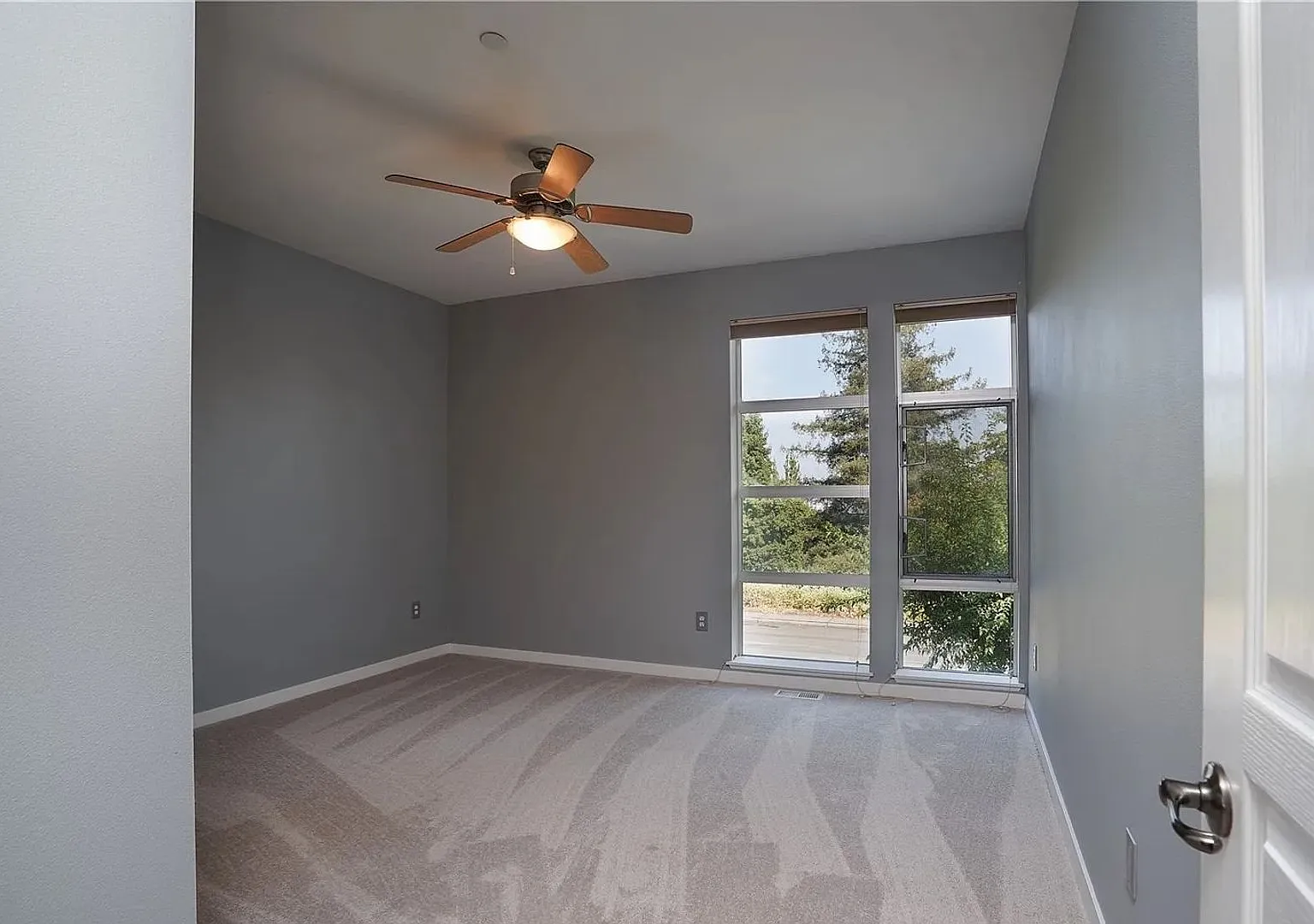 Modern Townhome in the Heart of Downtown Tacoma — Photo 2