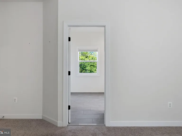 301 Kingdom Dr — Photo 66