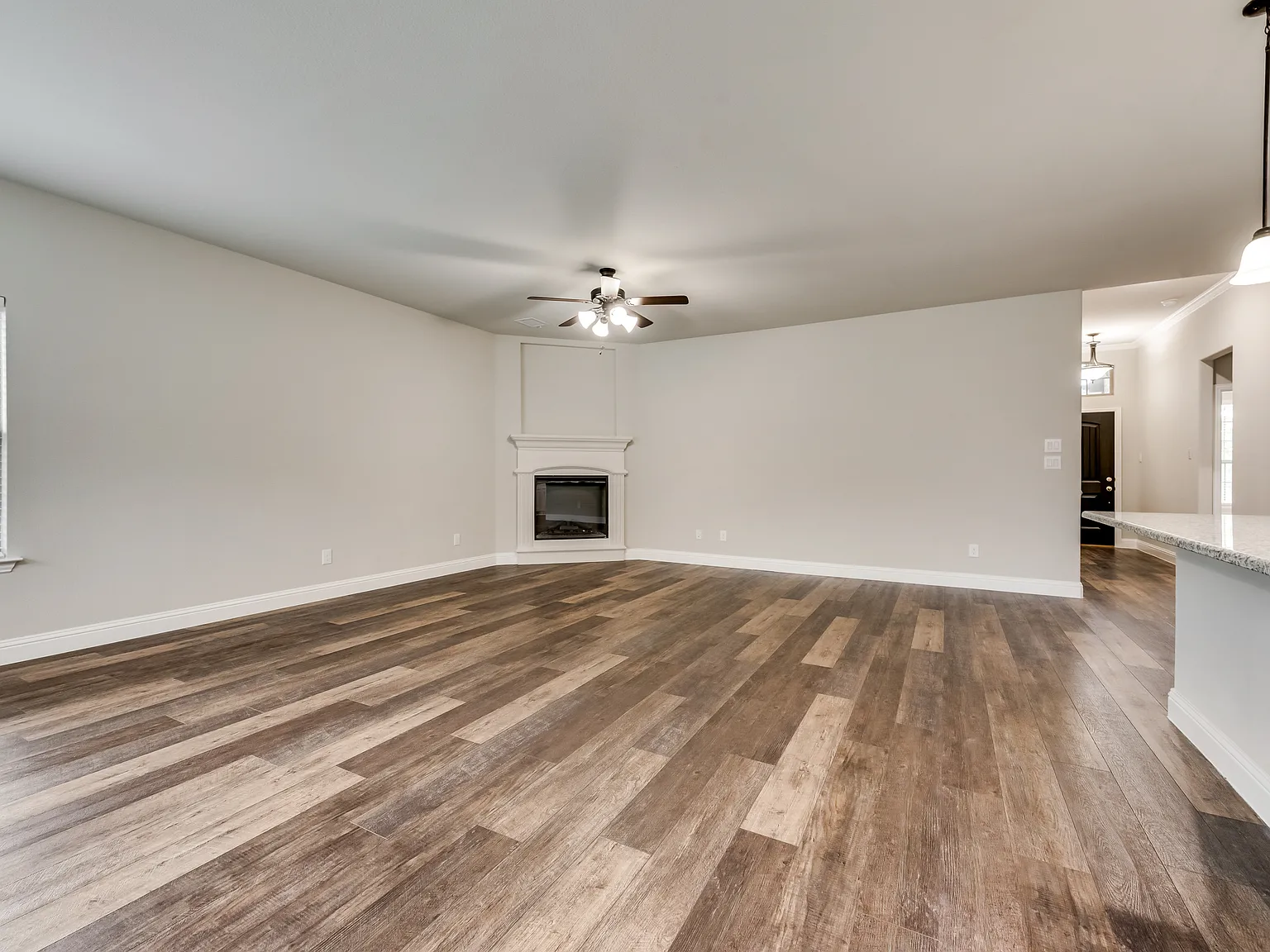 4 bed, 1800 sqft, $2,300 — Photo 3