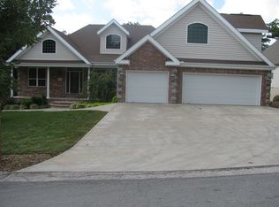 1 McVittie Dr, Bella Vista, AR 72715