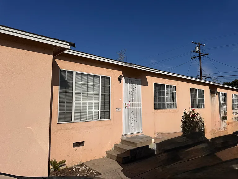 Alexander Ave — Photo 1