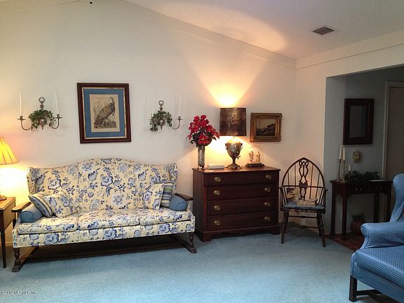 4th image of 550 PALMERA Drive E