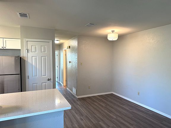 5th image of 15405 Spring Hill Ln