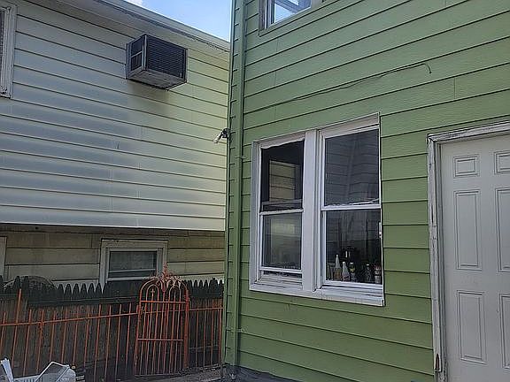 5th image of 44 Paterson Ave