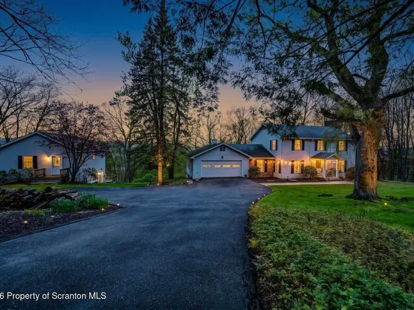 11 Elmhurst Blvd, Dunmore, PA 18505
