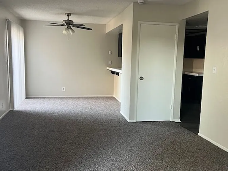 2600 Chandler Ct #31 — Photo 4
