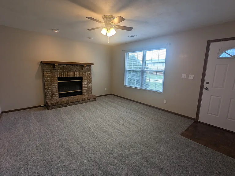 803 Plankway Dr — Photo 4