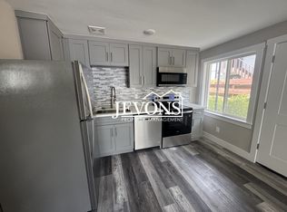3035 64th Ave SW APT 2, Seattle, WA 98116