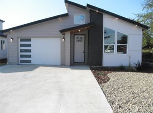 111 24th St NE, Long Beach, WA 98631