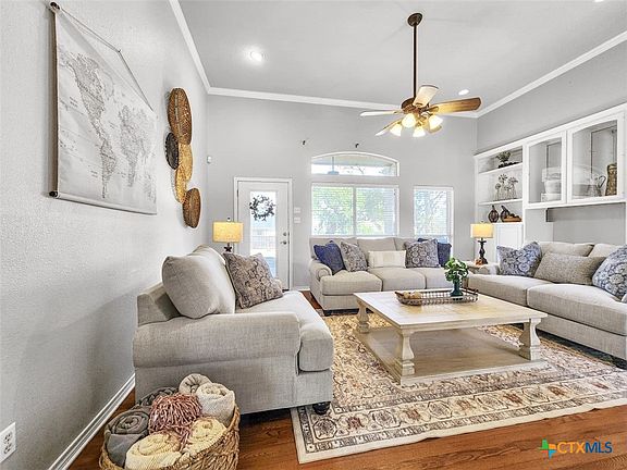 5th image of 676 Olde Oaks Dr