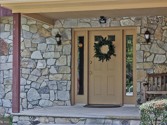 2nd image of 2773 Autumncrest Dr