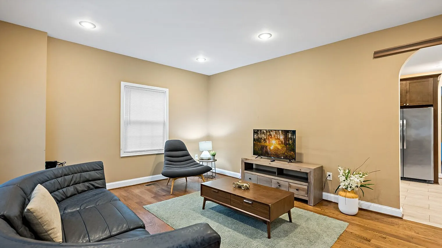 3 bed, 4.0 bath, $5,629 — Photo 3
