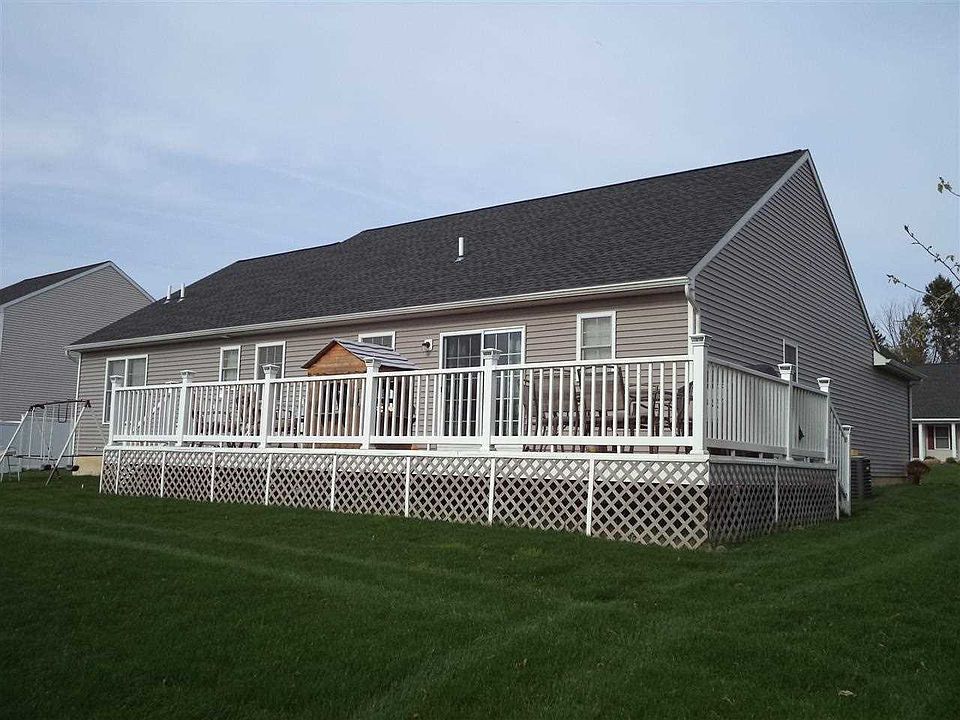 2nd image of 11 Sandy Ln